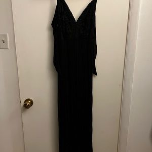 Black maxi dress knitted never worn with tags